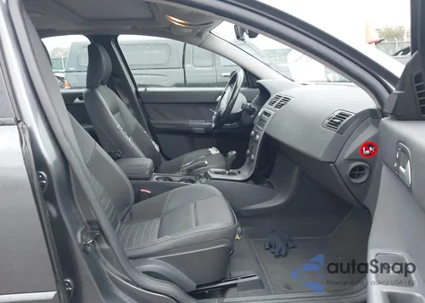 2007 Volvo S40 2.4I z USA, uszkodzony, nr VIN YV1MS382672303652